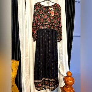 Farm Rio Floral Black and Pink Women's Jumper